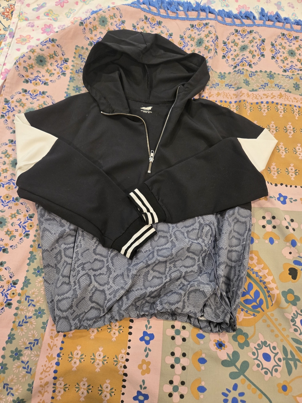 Avia Women's Black & Gray Pullover Half-Zip Hoodie
